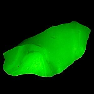 Milk Glass Custard Art‎ Glass Cullet Glowing Uranium Manganese Slag #5GM51